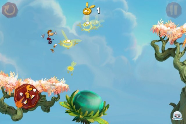 Rayman rennt von allein durch die liebevoll designten Levels - man muss sich nur um das Aufsammeln der Lums kümmern, Hindernissen ausweichen und Gegner vermöbeln.