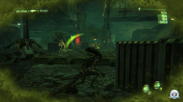 Aliens sind nur im Multiplayer spielbar und werden im Gegensatz zum Marine aus der Schulterperspektive gesteuert. Außerdem gibt's einen aufrüstbaren Wärmeblick durch Wände (Screenshot aus der PC-Version).